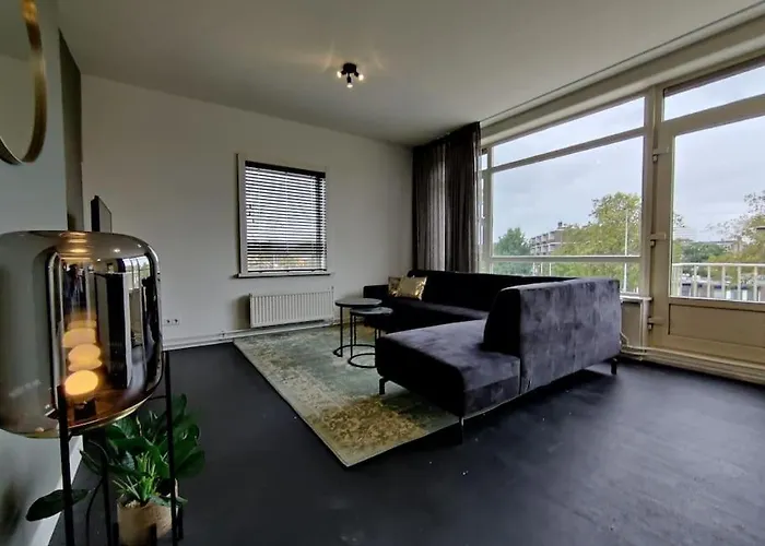 K50159 Spacious And Modern Apartment Near The City Center, Free Parking