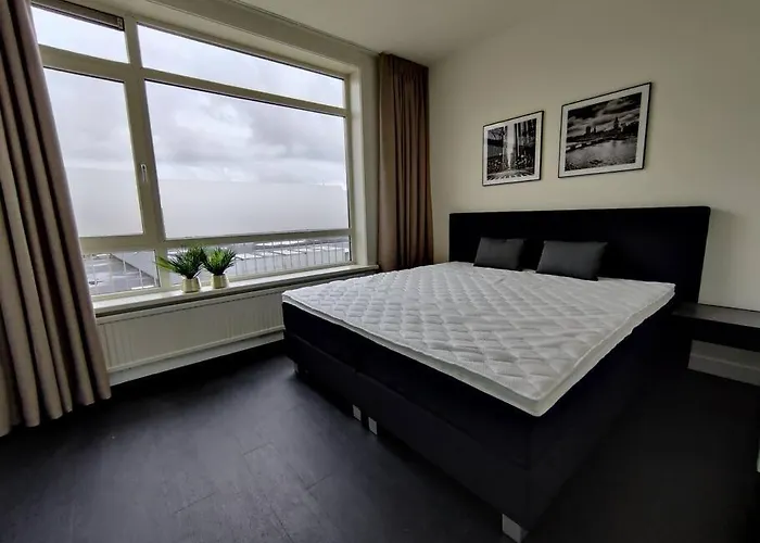 K50159 Spacious And Modern Apartment Near The City Center, Free Parking