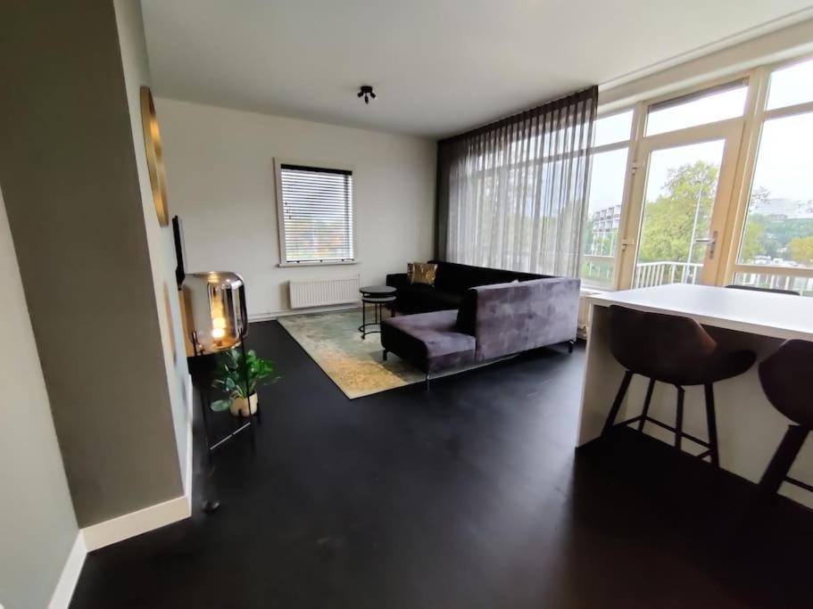 Apartment K50159 Spacious And Modern Near The Center, Free Parking *