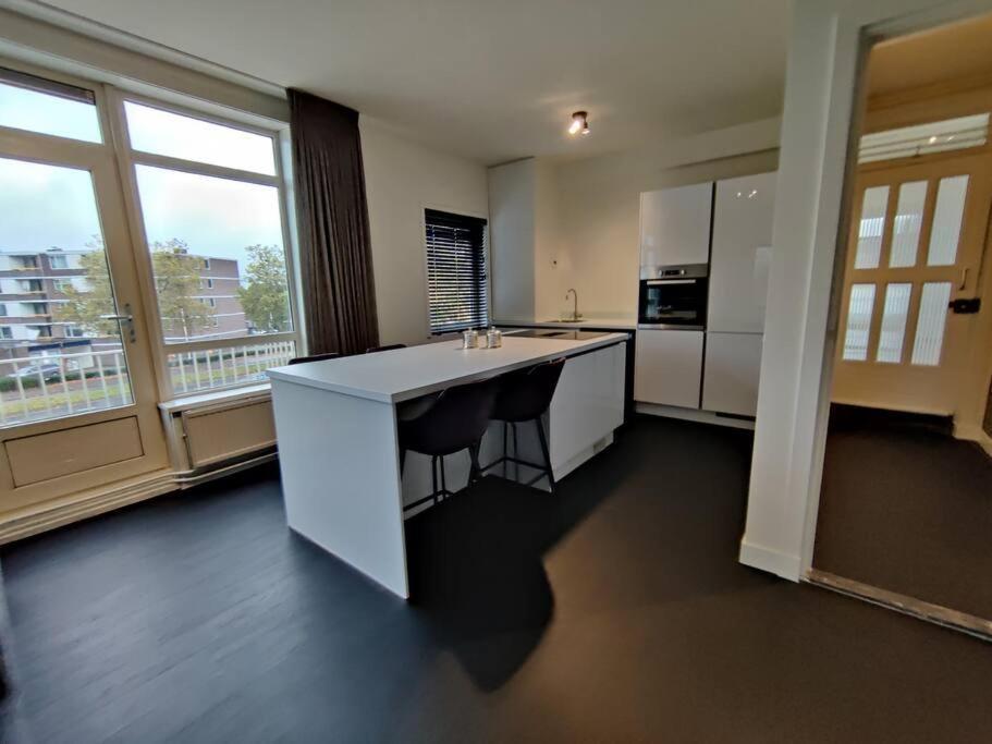 K50159 Spacious And Modern Near The Center, Free Parking Apartment Eindhoven