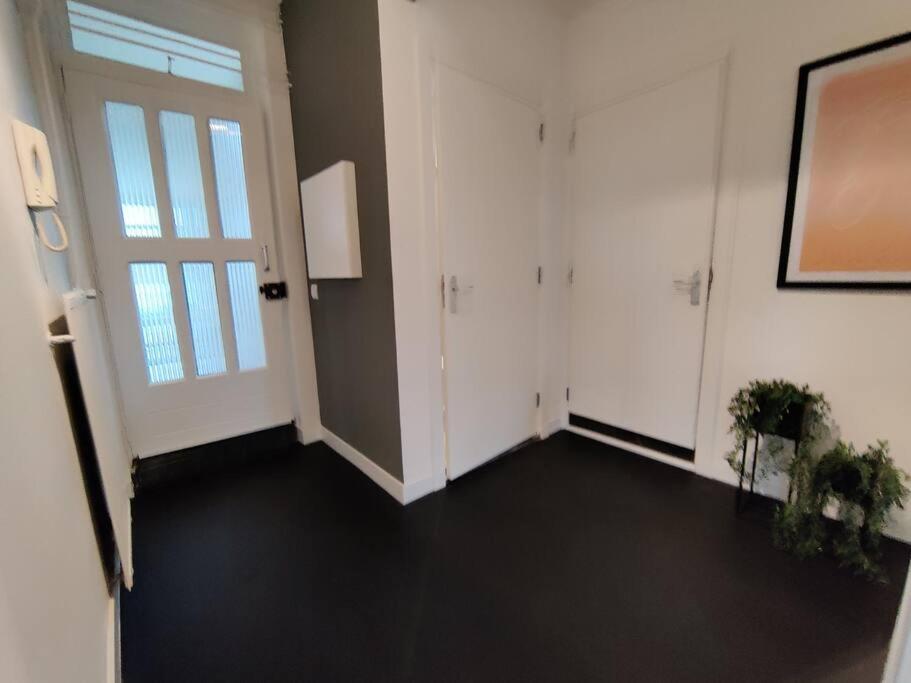 K50159 Spacious And Modern Near The Center, Free Parking Apartment Eindhoven